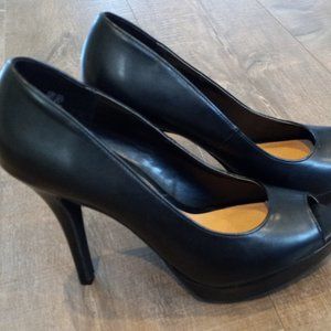 Brash heel pump